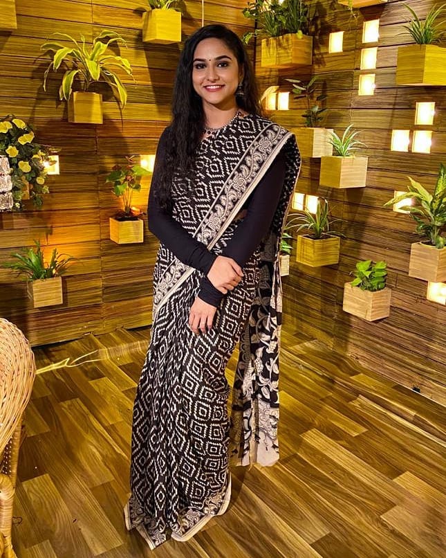 Zee Telugu Tv Anchor Kasi Annapurna In Black Saree Blouse